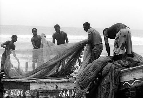 Men boat nets