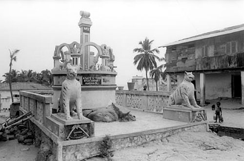 Tomb 